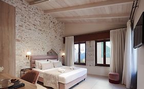 Philikon Luxury Suites